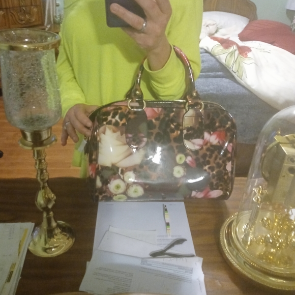 Brand new 👜 does come with the matching wallet and a strap - Picture 4 of 6